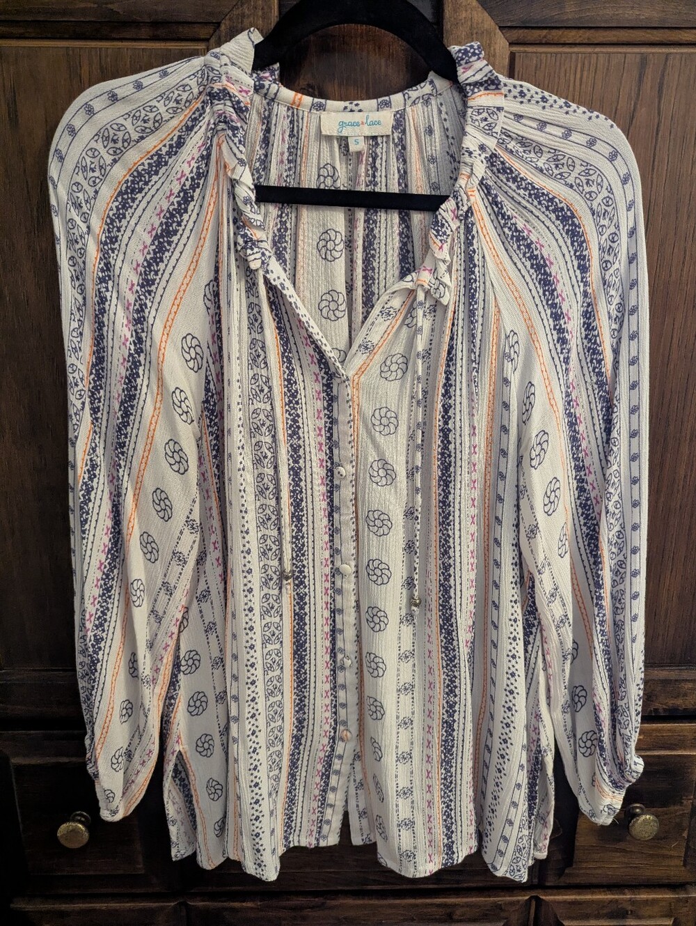 G&L Willow Button Down In White & Navy